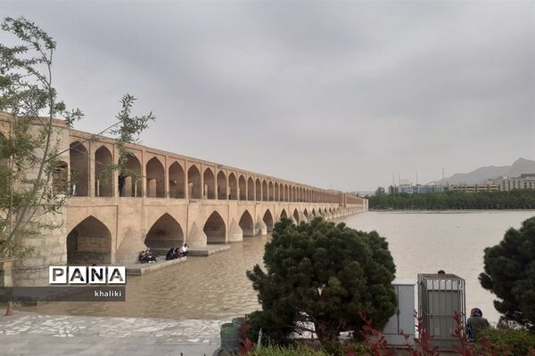 جاری‌شدن آب در زاینده رود