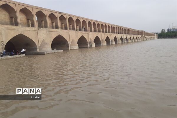 جاری‌شدن آب در زاینده رود