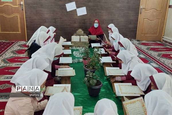 برگزاری محافل انس با قرآن به مناسبت ماه مبارک رمضان در مدارس دماوند