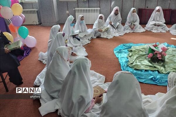 برگزاری محافل انس با قرآن به مناسبت ماه مبارک رمضان در مدارس دماوند
