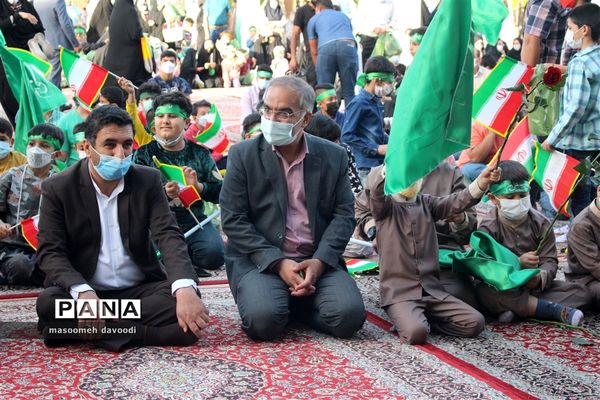 اجتماع بزرگ روزه اولی‌ها و روزه کله‌‍ گنجشکی‌های استان فارس