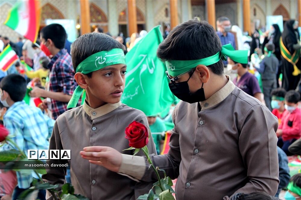 اجتماع بزرگ روزه اولی‌ها و روزه کله‌‍ گنجشکی‌های استان فارس