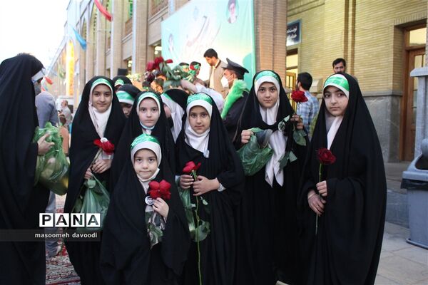 اجتماع بزرگ روزه اولی‌ها و روزه کله‌‍ گنجشکی‌های استان فارس