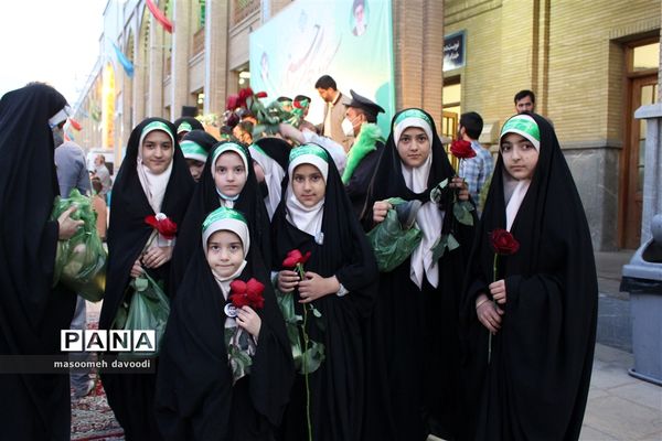 اجتماع بزرگ روزه اولی‌ها و روزه کله‌‍ گنجشکی‌های استان فارس