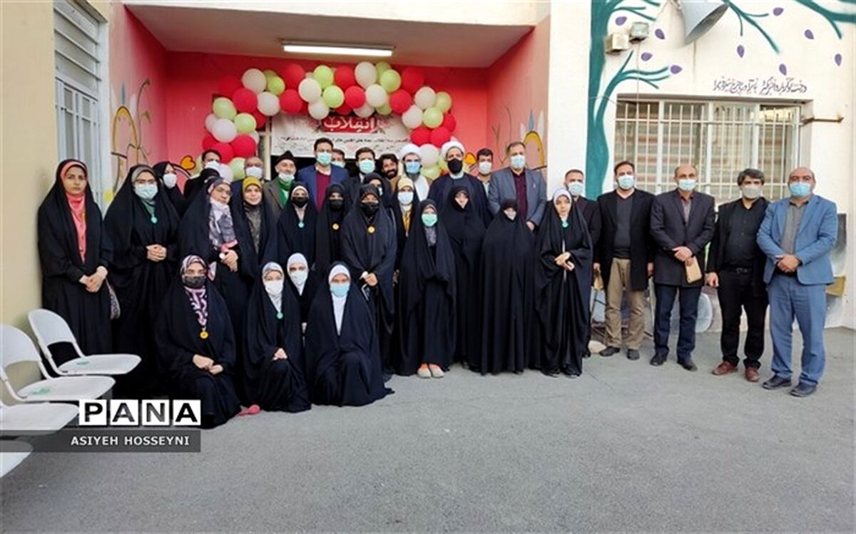 کسب رتبه اول استانی نمایشگاه مدرسه انقلاب توسط دانش‌آموزان دختر فشافویه