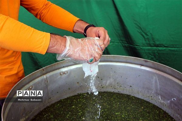 پخت آش نذری در ماه مبارک رمضان