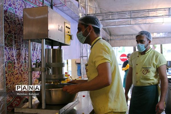 پخت زولبیا و بامیه در ایام ماه رمضان