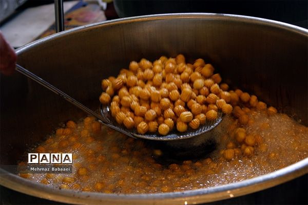 پخت زولبیا و بامیه در ایام ماه رمضان