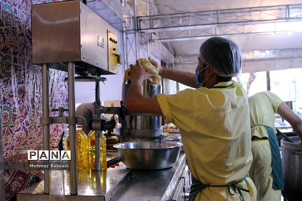 پخت زولبیا و بامیه در ایام ماه رمضان