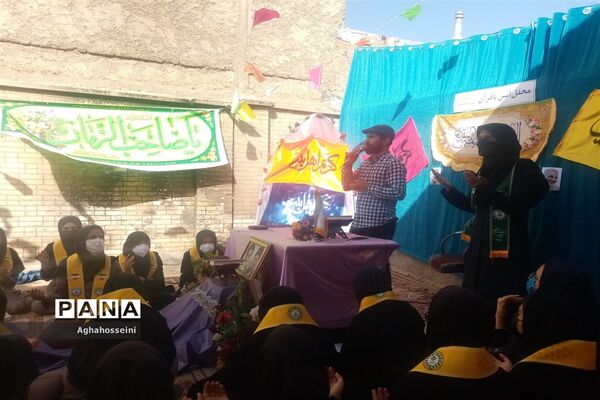 برپایی سفره افطار در موکب‌های افطاری و محفل انس با قرآن مدارس ناحیه 4 شیراز