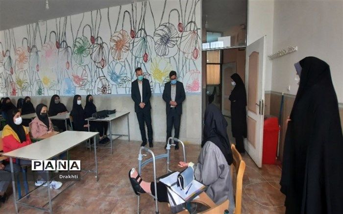 معلمان اسوه گذشت، ایثار و دلسوزی هستند