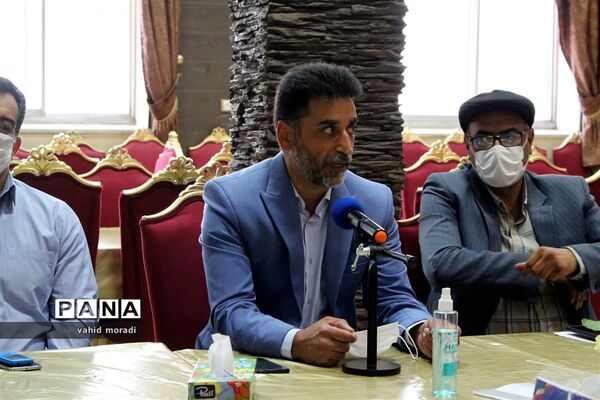 نشست مدیرکل و کارکنان حوزه ستادی آموزش و پرورش کرمانشاه