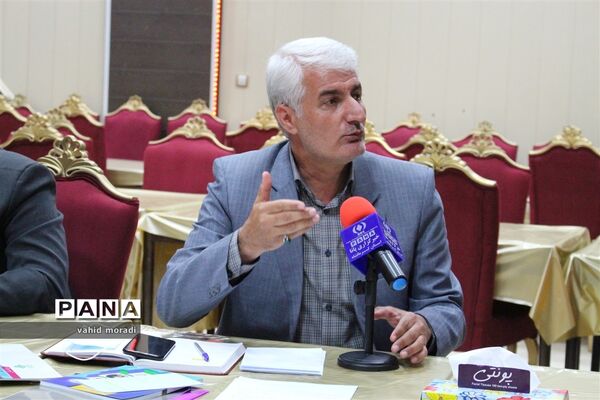 نشست مدیرکل و کارکنان حوزه ستادی آموزش و پرورش کرمانشاه