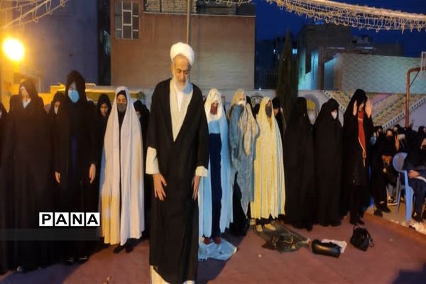 مراسم برگزاری افطاری به‌مناسبت ماه مبارک رمضان در دبیرستان شاهد کیهان  ناحیه 5