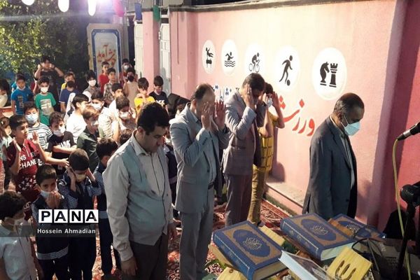 محفل انس با قرآن در مجتمع آموزشی و تربیتی پیشتازان بوشهر