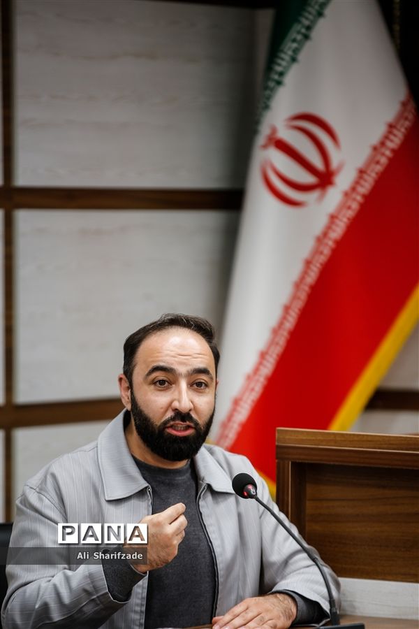 جلسه قائم مقام سازمان دانش‌آموزی با کارکنان