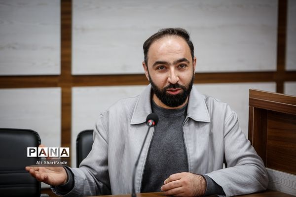 جلسه قائم مقام سازمان دانش‌آموزی با کارکنان