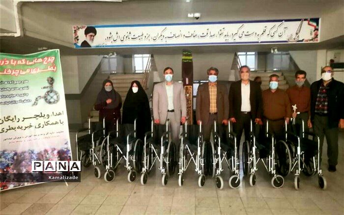 چرخ هایی که با در بُطری می چرخند