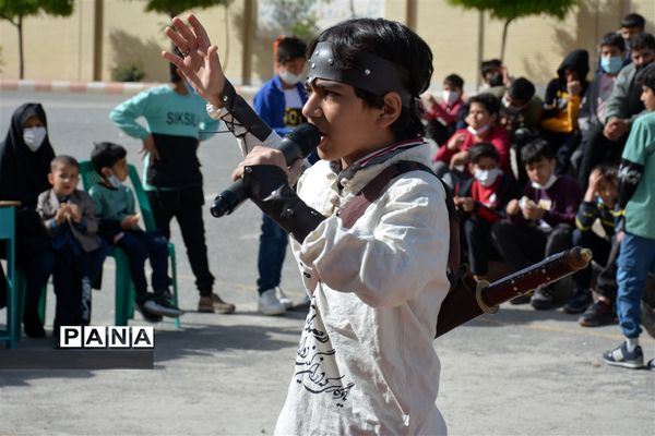 شاهنامه‌خوانی خیابانی دانش‌آموزان دبستان سلمان چرمهین