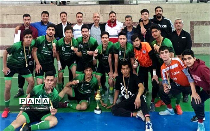 فوتبال دانش‌آموزان ورامین، در سکوی نخست استان جا گرفت