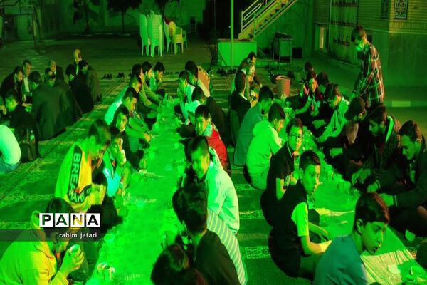 محفل انس با قرآن دبیرستان جواد الائمه  ناحیه دو شهرری