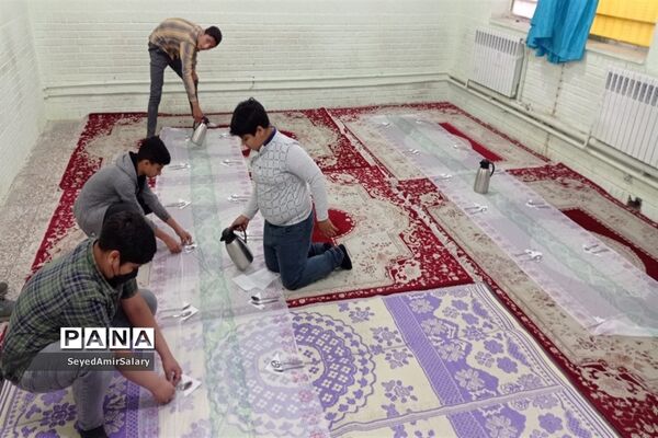 جشن تکلیف دانش‌آموزان دبیرستان پسرانه شاهد امام صادق (ع)کاشمر