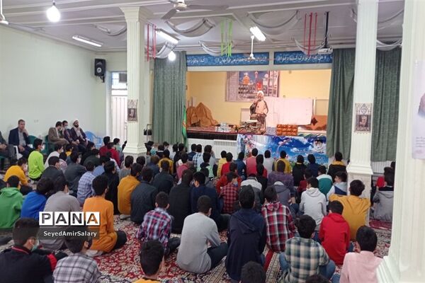 جشن تکلیف دانش‌آموزان دبیرستان پسرانه شاهد امام صادق (ع)کاشمر