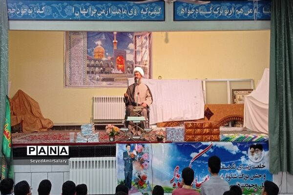 جشن تکلیف دانش‌آموزان دبیرستان پسرانه شاهد امام صادق (ع)کاشمر