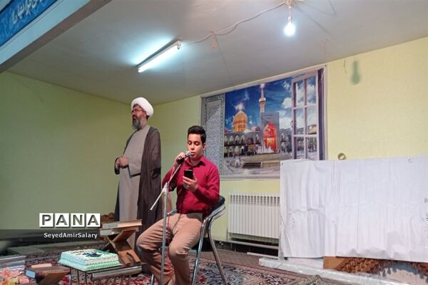 جشن تکلیف دانش‌آموزان دبیرستان پسرانه شاهد امام صادق (ع)کاشمر