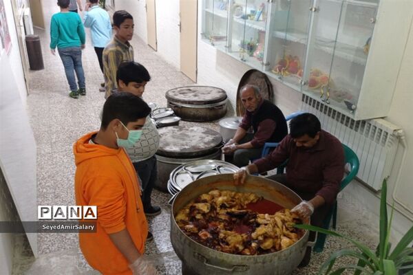 جشن تکلیف دانش‌آموزان دبیرستان پسرانه شاهد امام صادق (ع)کاشمر