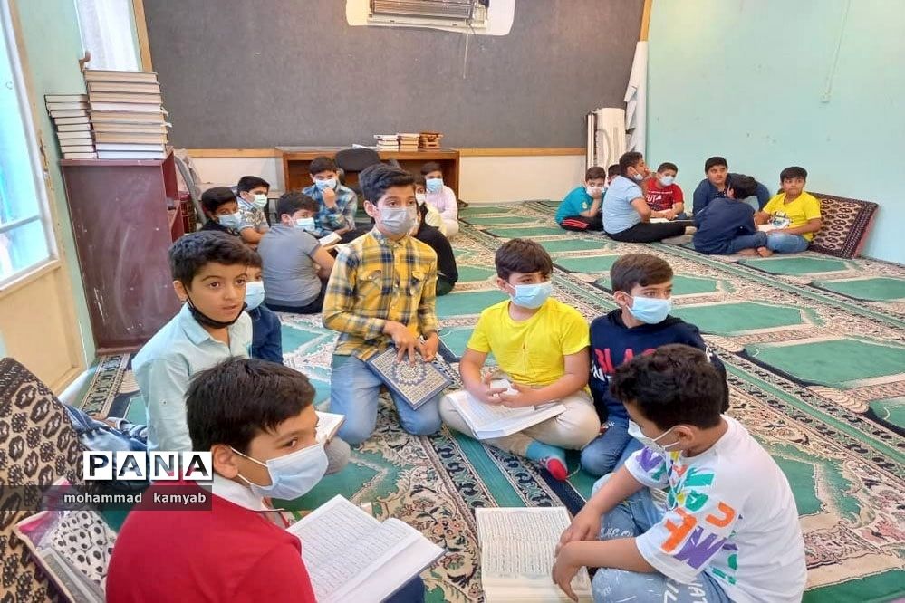 محفل انس با قرآن در شب قدر با حضور دانش‌آموزان بوشهری