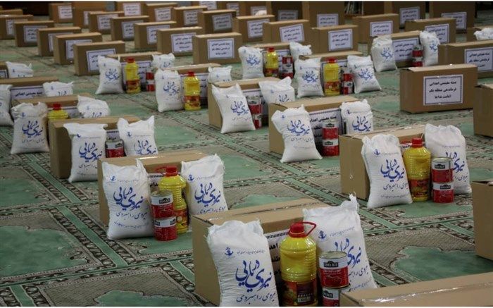 بسته‌های معیشتی در مناطق کم برخوردار شهر بندرعباس توزیع شد