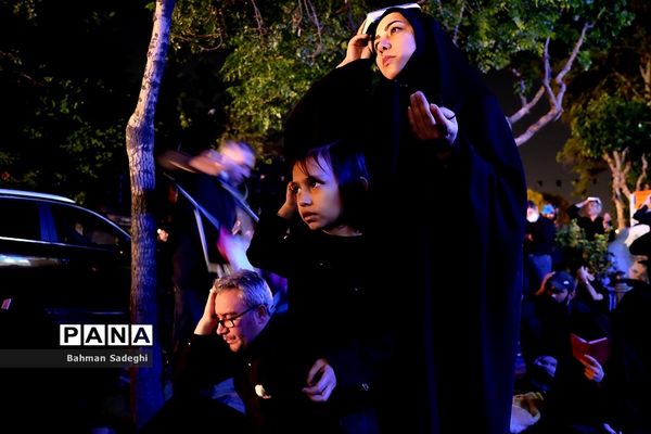 مراسم احیا شب بیست و یکم - خیابان ری