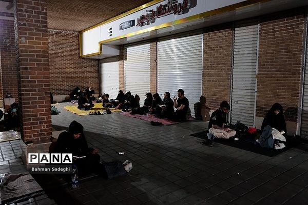 مراسم احیا شب بیست و یکم - خیابان ری