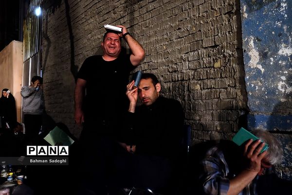 مراسم احیا شب بیست و یکم - خیابان ری