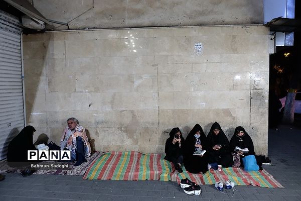 مراسم احیا شب بیست و یکم - خیابان ری