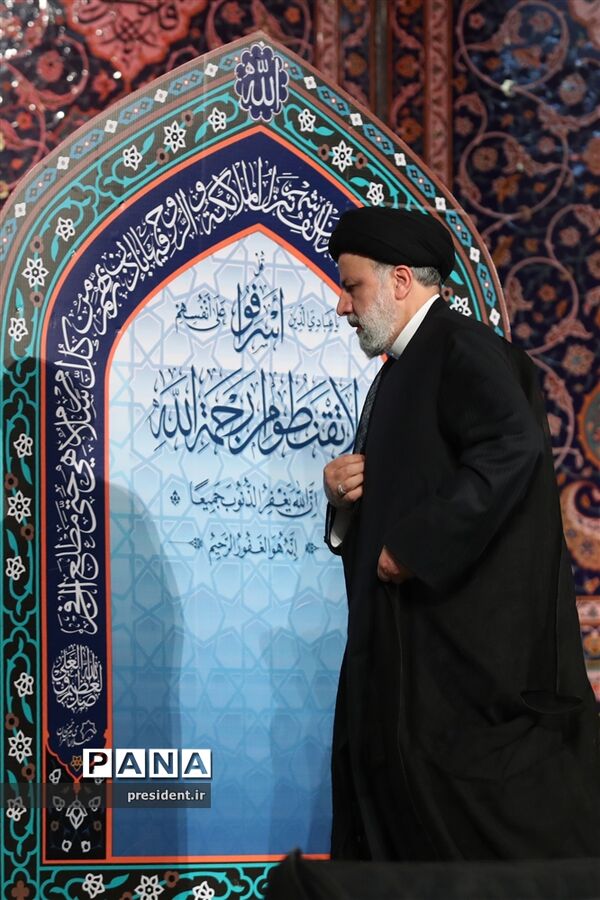 مراسم شب بیست و یکم ماه مبارک رمضان در مصلی تهران