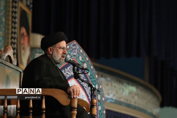 مراسم شب بیست و یکم ماه مبارک رمضان در مصلی تهران