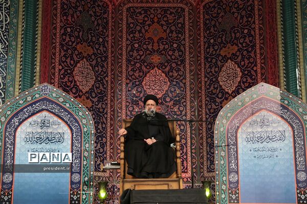مراسم شب بیست و یکم ماه مبارک رمضان در مصلی تهران