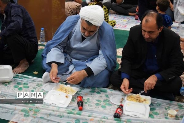 افطاری ساده در جزیره شیف