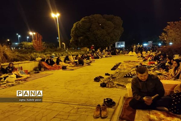 مراسم احیا شب بیست و یکم ماه مبارک رمضان در امامزاده حسین (ع) قزوین