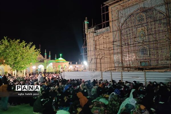 مراسم احیا شب بیست و یکم ماه مبارک رمضان در امامزاده حسین (ع) قزوین