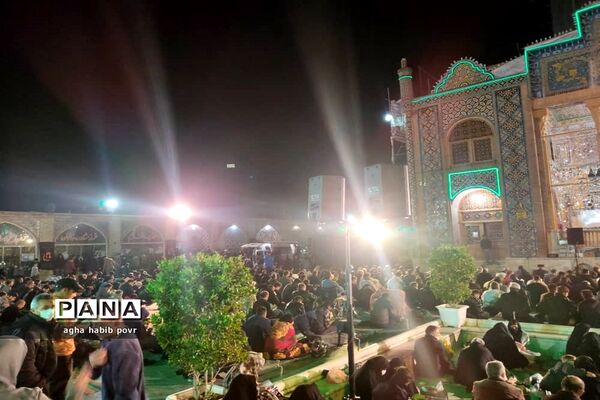 مراسم احیا شب بیست و یکم ماه مبارک رمضان در امامزاده حسین (ع) قزوین