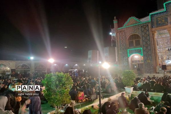 مراسم احیا شب بیست و یکم ماه مبارک رمضان در امامزاده حسین (ع) قزوین