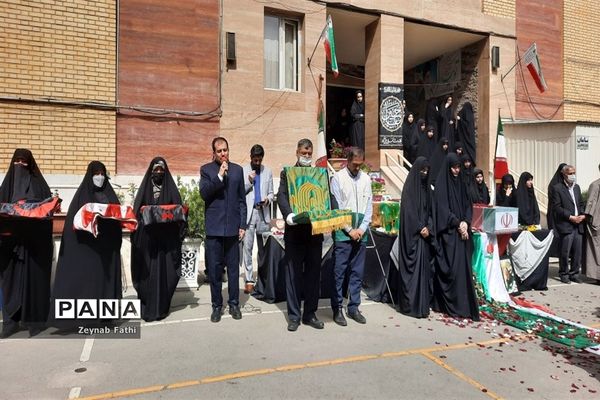 تشییع پیکر مطهر شهید گمنام در دبیرستان شاهد امام حسین (ع) منطقه ۱۴
