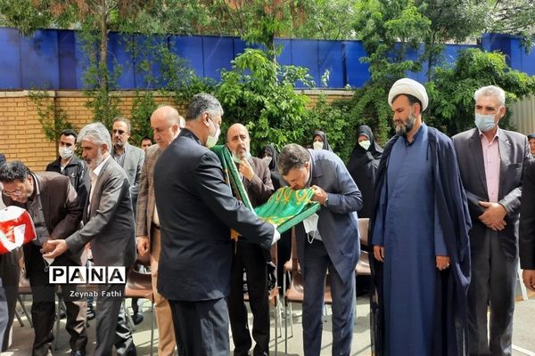 تشییع پیکر مطهر شهید گمنام در دبیرستان شاهد امام حسین (ع) منطقه ۱۴