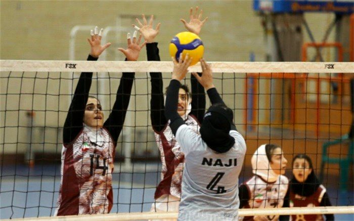 زنان والیبالیست جام باشگاه‌های آسیا را با برد آغاز کردند