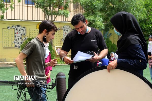 پشت صحنه فیلم کوتاه «میهمانی لاله»