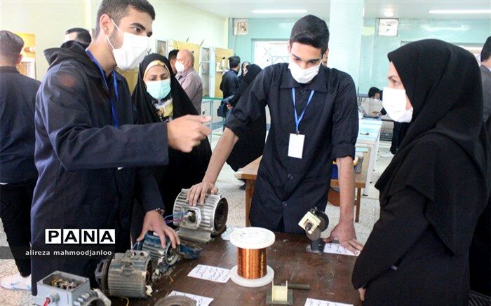 نمایشگاه دست‌ساخته‌ها و دستاوردهای دانش‌آموزی در شهرستان گلوگاه افتتاح شد