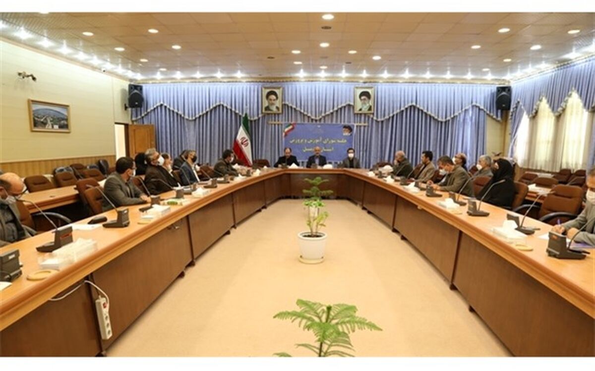 فرهنگ تکریم عمومی از معلمان در جامعه باید نهادینه شود